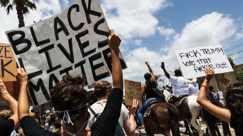 Mineápolis promete "desmantelar" y "reconstruir" su policía mientras continúan las protestas en todo el país