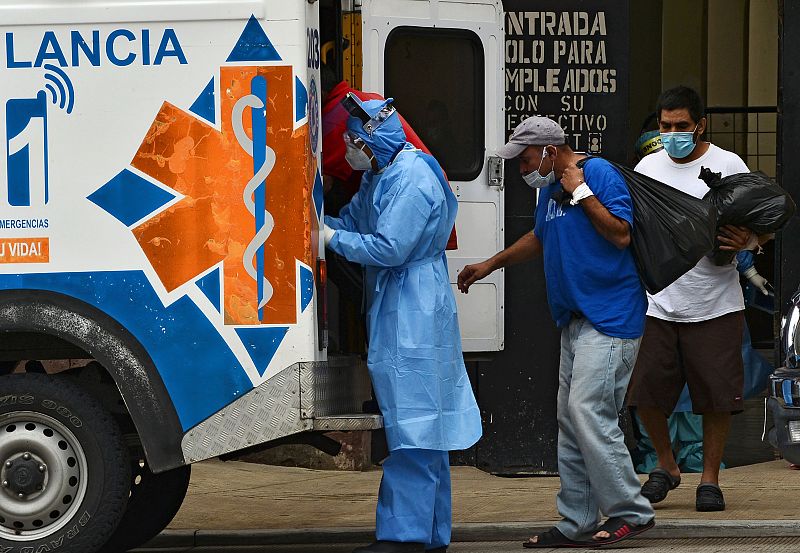 La OMS advierte de que la pandemia "empeora" tras un récord diario de positivos notificados: 136.000