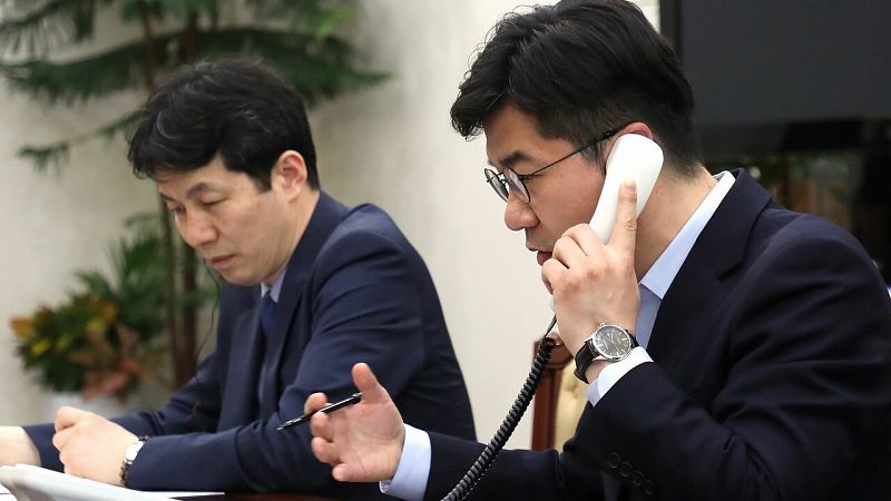 Corea del Norte corta las líneas comunicación con Corea del Sur y amenaza con terminar todas sus relaciones