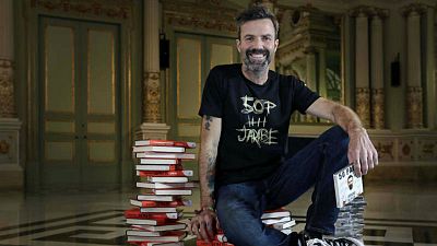 Boletines RNE - Muere Pau Donés, líder de Jarabe de Palo, víctima de un cáncer a los 53 años - Escuchar ahora