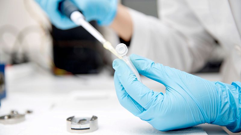 Sanidad pondrá en marcha una red de laboratorios para rastrear la COVID-19