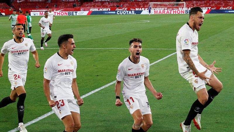 El Sevilla somete al Betis en seis minutos para llevarse 'El Gran Derbi' en el regreso de la Liga