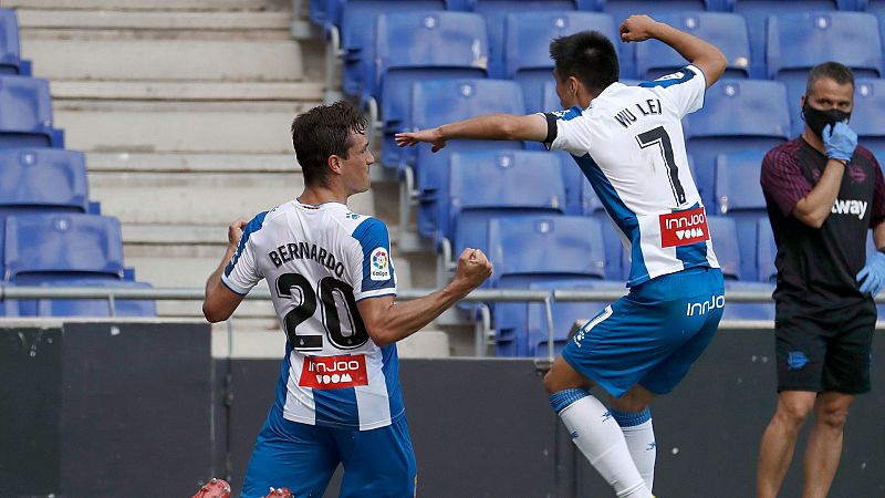 Wu Lei y Bernardo dan aliento al Espanyol