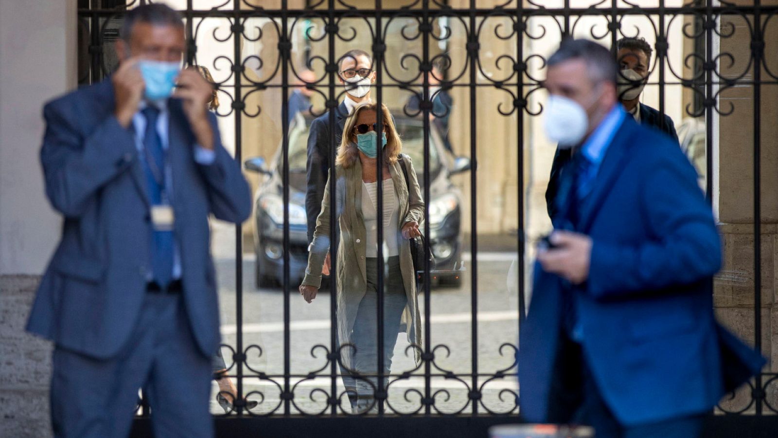 El primer ministro italiano, Giuseppe Conte, declara por la gestión de la pandemia | Ver