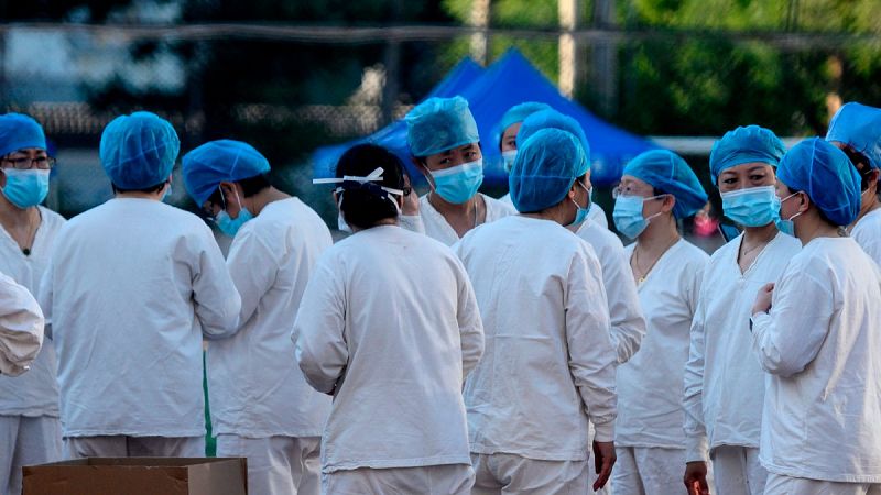 China notifica 49 nuevos casos de coronavirus, la mayoría de transmisión local y en Pekín