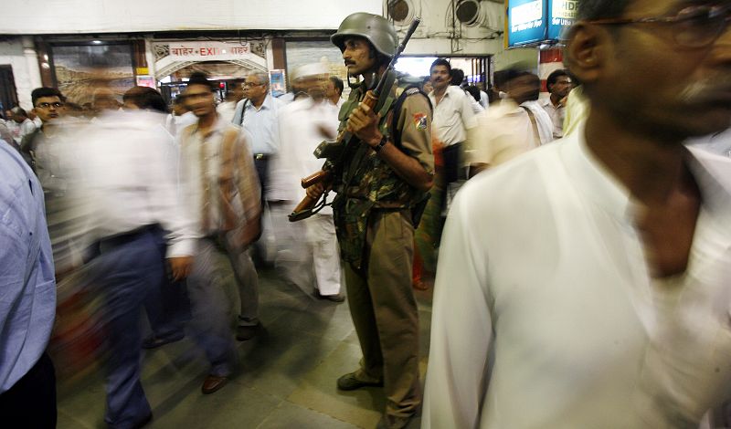 Los responsables de la masacre de Bombay salieron de Pakistán y colocaron cinco bombas