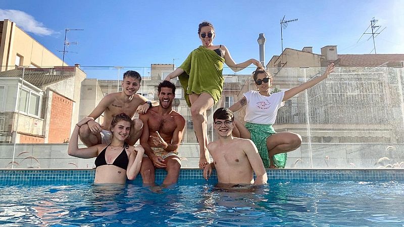 Los chicos de OT se bañan juntos en la piscina