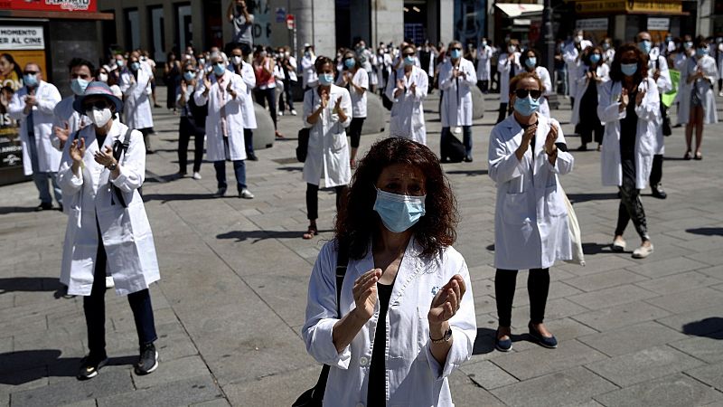 Más de un tercio de los médicos de sanidad pública tienen contrato temporal y la mitad lleva 6 años sin conseguir plaza