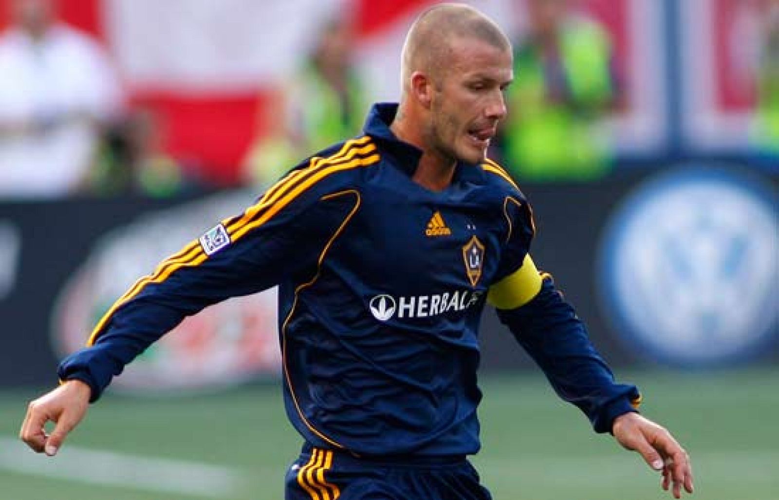El futbolista de Los Angeles Galaxy David Beckham ha sido recibido en el aeropuerto de Auckland con un baile maorí.