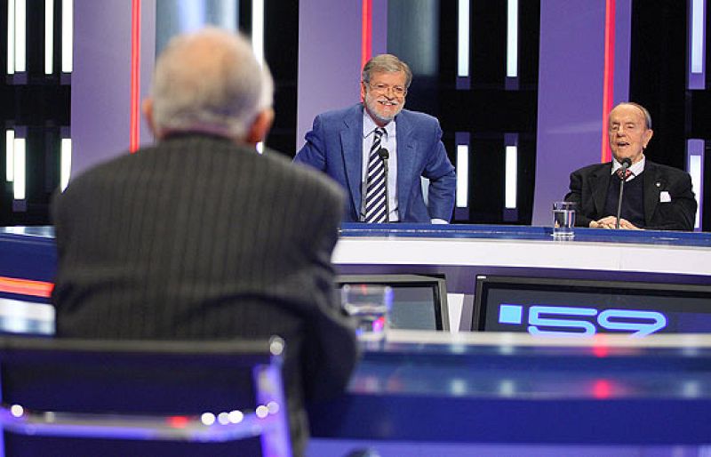 Fraga y Carrillo se enfrentan por la memoria histórica en '59 segundos'