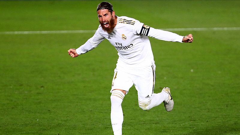 Ramos tiñe media liga de blanco desde el punto de penalti