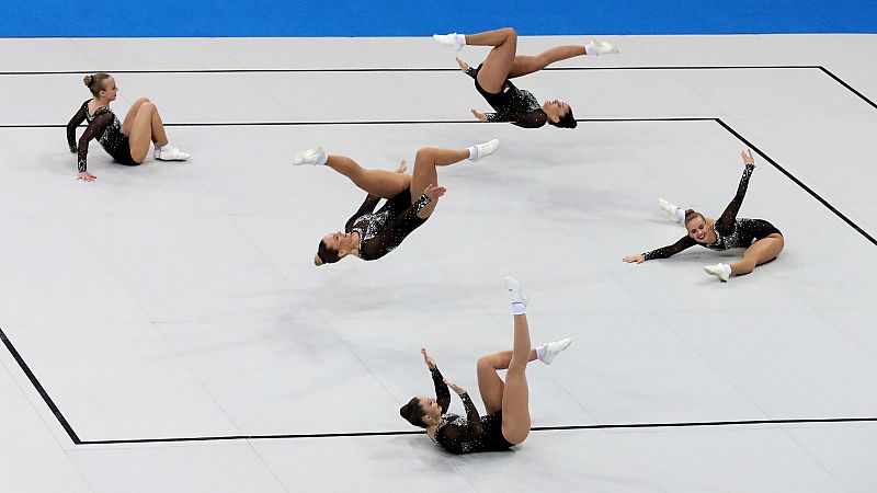 Las dificultades de practicar gimnasia aeróbica con distancia de seguridad