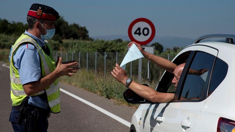 Los más de 200.000 vecinos de la comarca del Segrià vuelven resignados al confinamiento en pleno verano