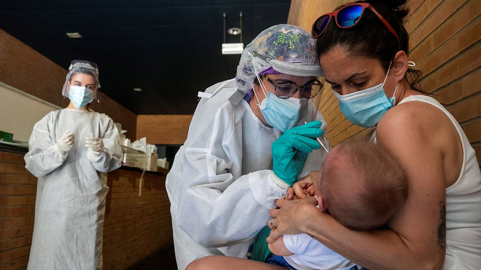 Coronavirus - Solo un 5,2% de la población española tiene anticuerpos - RTVE.es | Ver