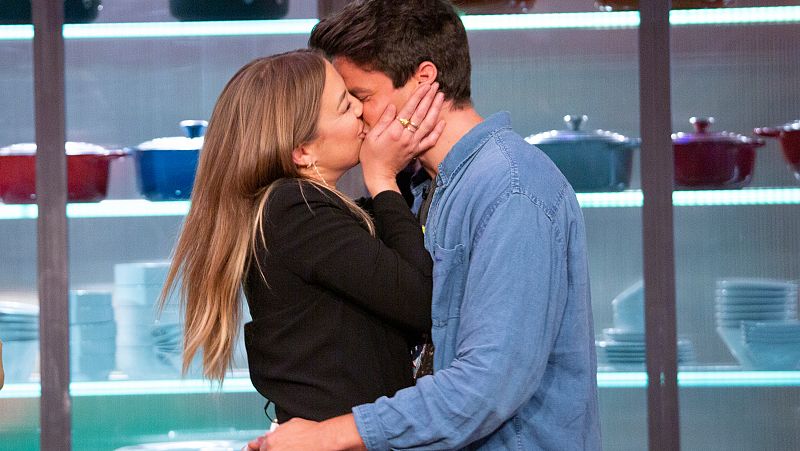 Alberto y Luna: el beso que todos estábamos esperando