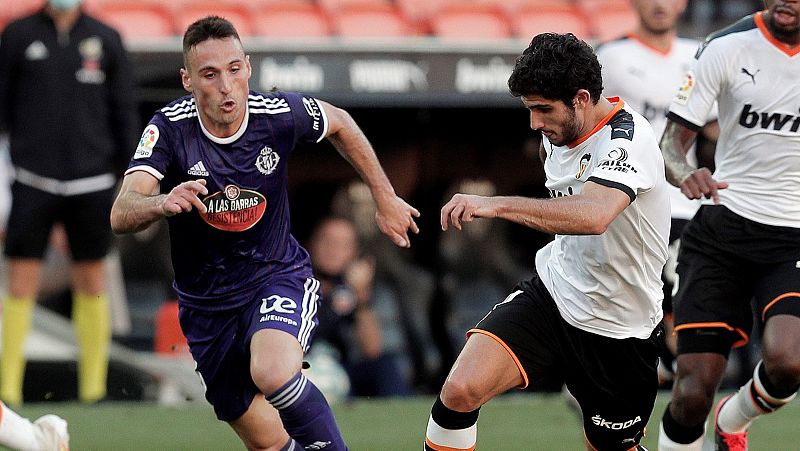 Un gol en el descuento permite al Valencia seguir peleando por Europa