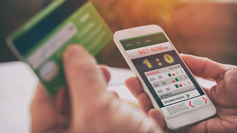 Publicidad solo de madrugada, prohibida en camisetas y sin bonos de bienvenida: Garzón endurece la ley del juego