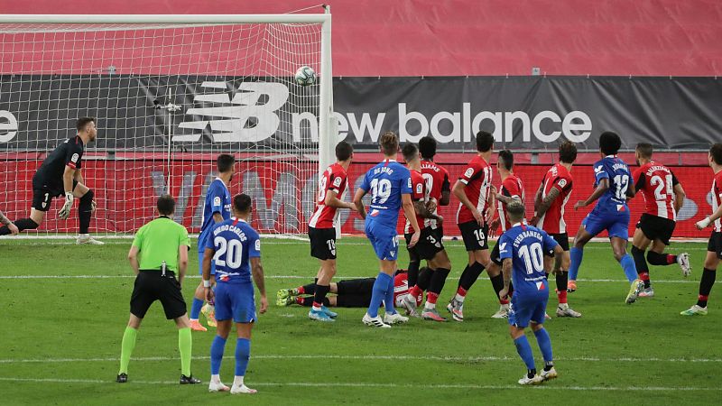 El Sevilla remonta en San Mamés y se asienta en su puesto de Champions