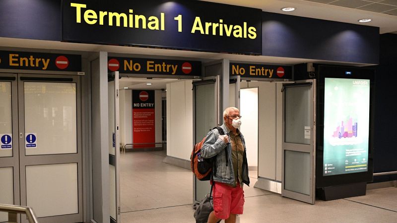 Reino Unido exime de cuarentena a los viajeros de países con menor riesgo de COVID-19, incluido España