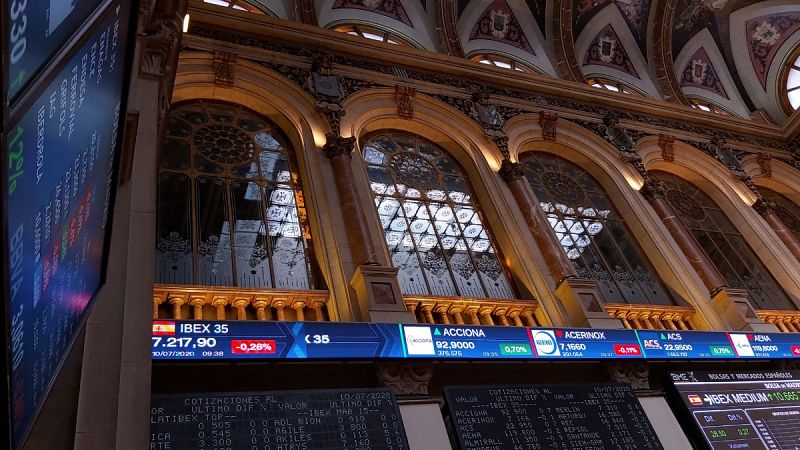 El IBEX 35 recupera los 7.300 puntos pero pierde un 1,11% en la semana