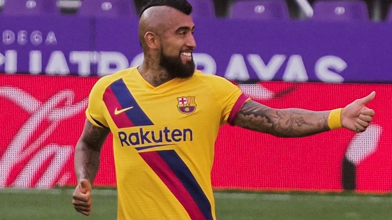 Arturo Vidal vuelve a desatascar a un Barça gris en Valladolid