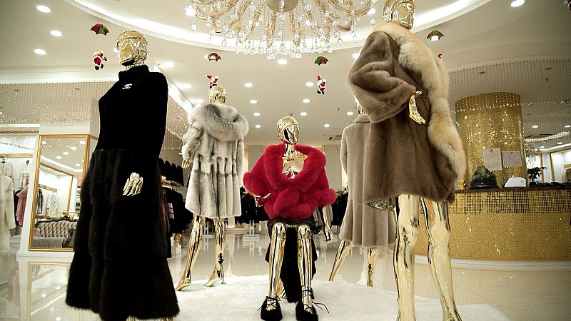 'Documentos TV' denuncia las sombras del mercado de la exclusividad