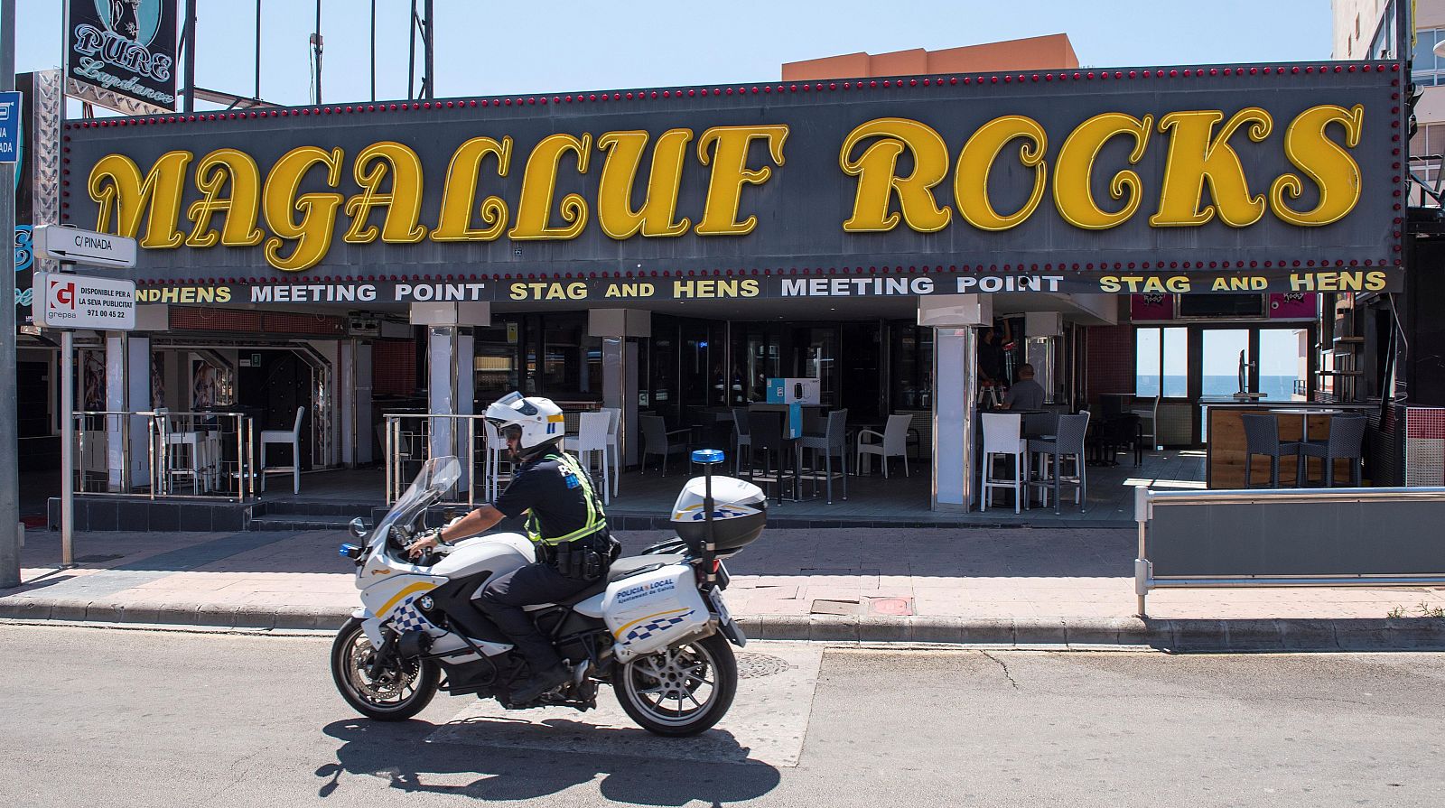 Cerrojazo al turismo de borrachera en Magaluf | Ver