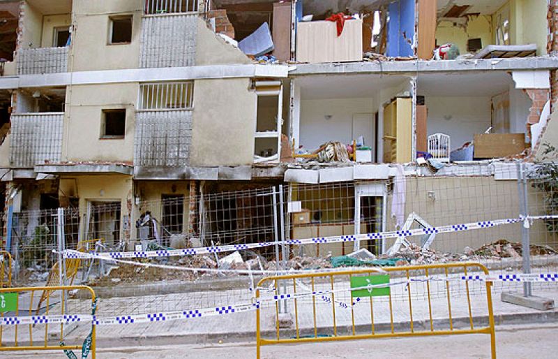 Catorce heridos siguen críticos por la explosión de Gavá mientras los Mossos siguen investigando