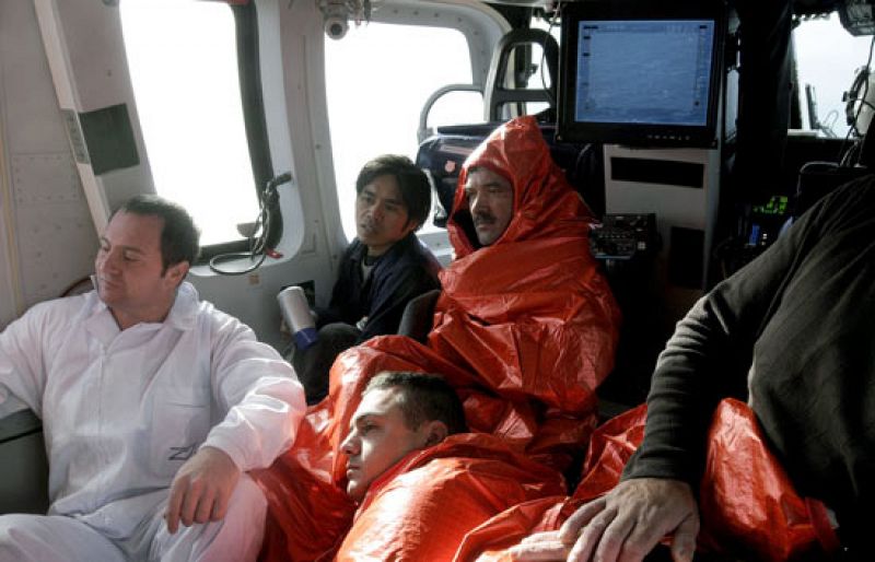 Al menos 3 marineros muertos y 5 desaparecidos en el naufragio del "Rosamar" en Galicia