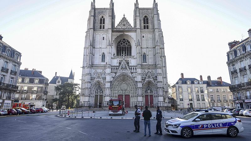 Detenido un voluntario de la diócesis por el incendio en la catedral de Nantes