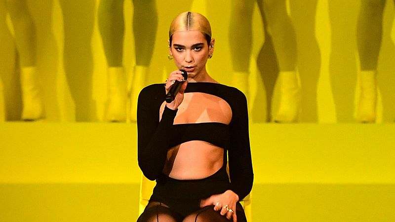 Critican a Dua Lipa por publicar un tuit considerado "fascista"