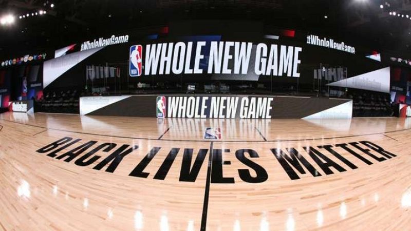 Con el lema 'Black Lives Matter', así es la cancha de juego de la NBA en la burbuja de Orlando