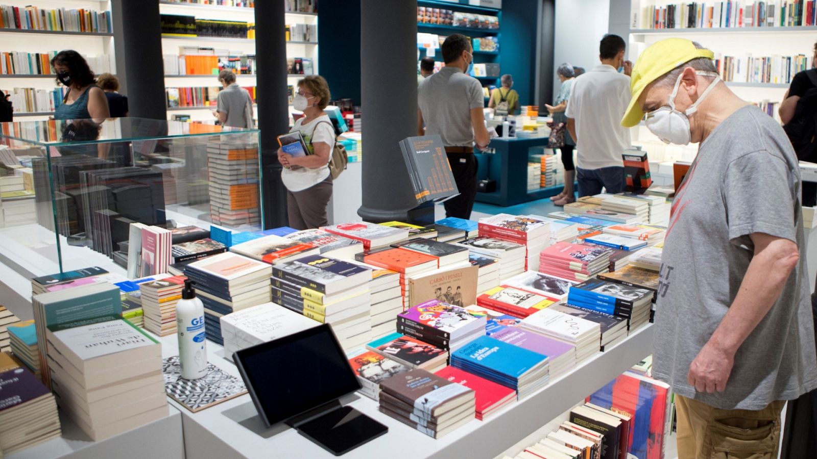 El Día del Libro más veraniego de la historia se celebra con restricciones