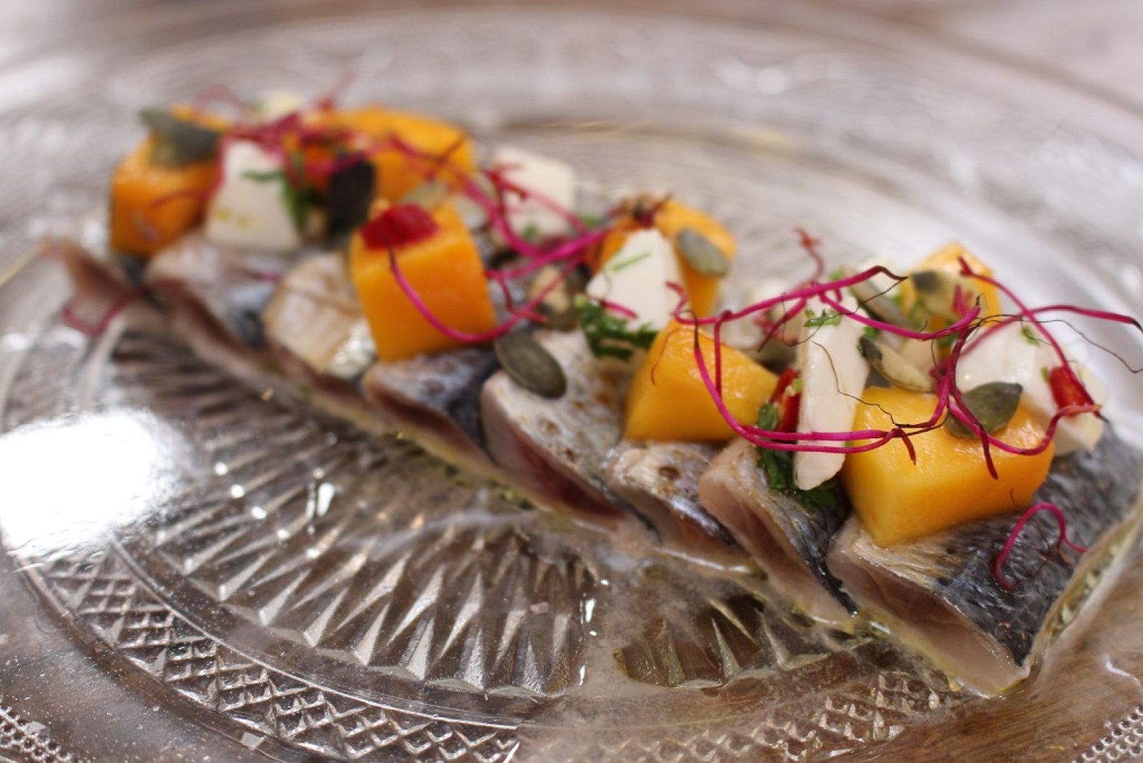 Sardinas con mango y queso feta | Ver