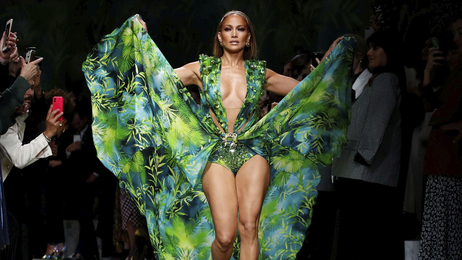 Los "curiosos" 51 años de Jennifer López