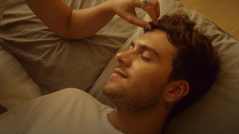 Javy Ramírez canta al amor en su nuevo single, "La frase"