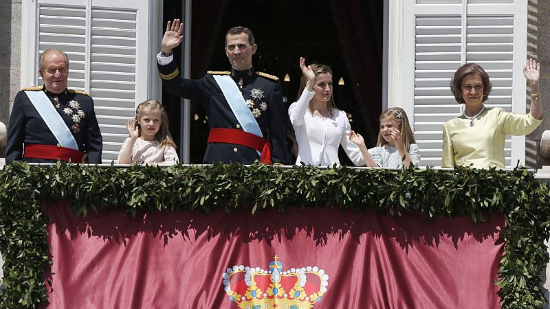 El difícil reinado de Felipe VI: inestabilidad política, independentismo, escándalos familiares y una pandemia