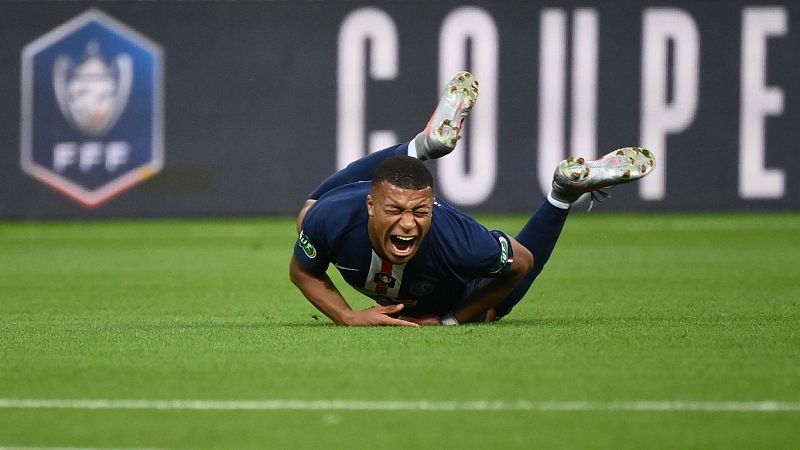 El PSG logra un triplete agridulce con MbappEl PSG logra un triplete agridulce con Mbappé lesionado
