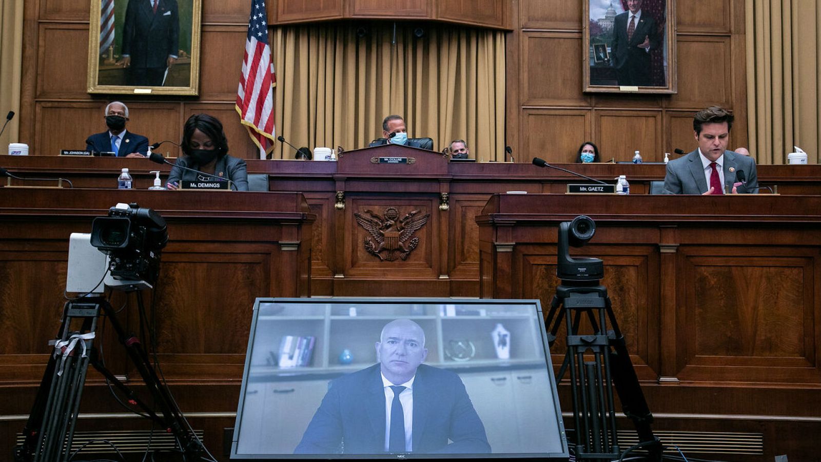 Las cuatro grandes tecnológicas del mundo se defienden ante el Congreso de EE.UU. como casos de emprendimiento de éxito - RTVE.es - Telediario 1 | Ver