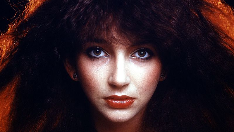 El aullido místico de Kate Bush cumple 62 años