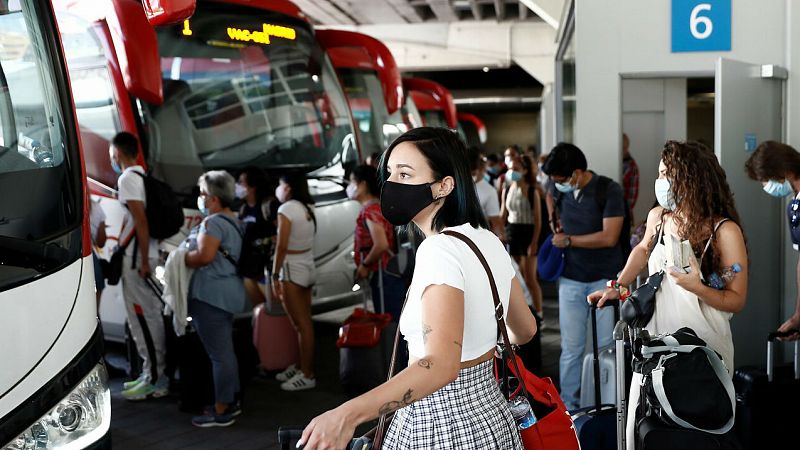 La segunda fase de la Operación Salida ha transcurrido sin fuertes retenciones y con menos tráfico de lo habitual