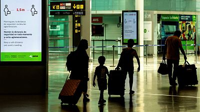 Boletines RNE - Alemania incluye a Cataluña, Aragón y Navarra en zonas de riesgo tras el aumento de los rebrotes - Escuchar ahora