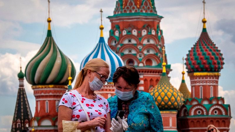 Rusia asegura haber concluido las pruebas clínicas de su primera vacuna y prepara una campaña para octubre