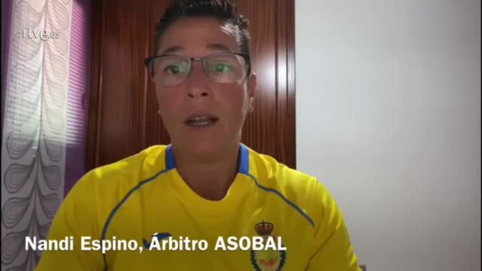 Nandi Espino, tercera mujer árbitro en la Liga Asobal | Ver