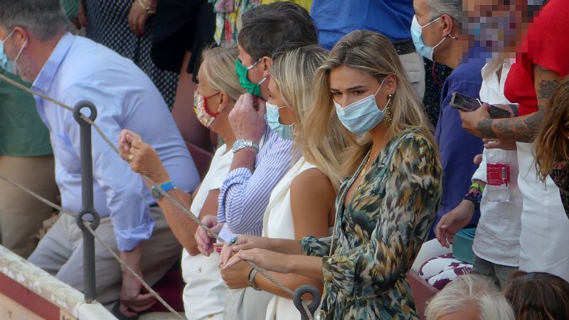 Ana Soria, orgullosa de Enrique Ponce tras el susto en El Puerto de Santa María