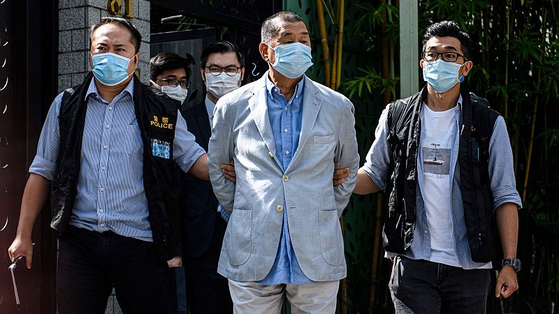 La policía de Hong Kong detiene al activista y magnate de la prensa Jimmy Lai bajo la ley de seguridad nacional