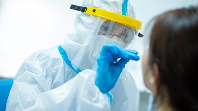 Un test para detectar el coronavirus en el aliento en cuestión de segundos