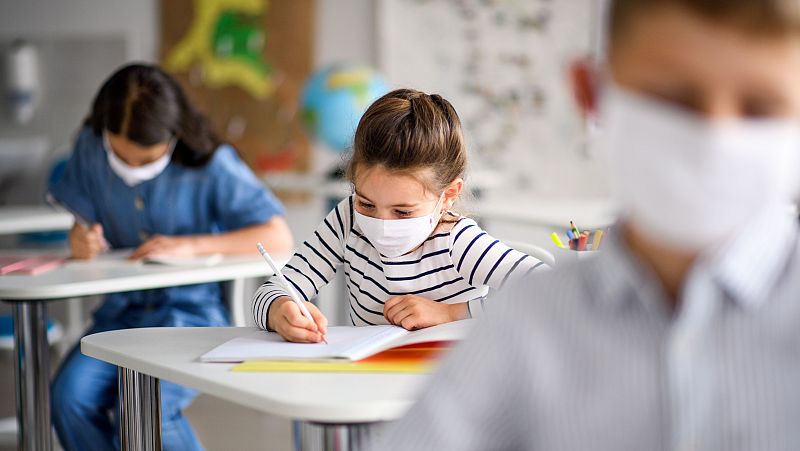 Incertidumbre ante la vuelta al cole: planes "poco realistas" y muchas dudas sobre la seguridad en las aulas