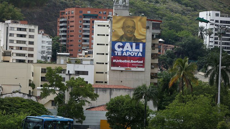 Uribe sobre su detención domiciliaria: "Siento que estoy secuestrado"