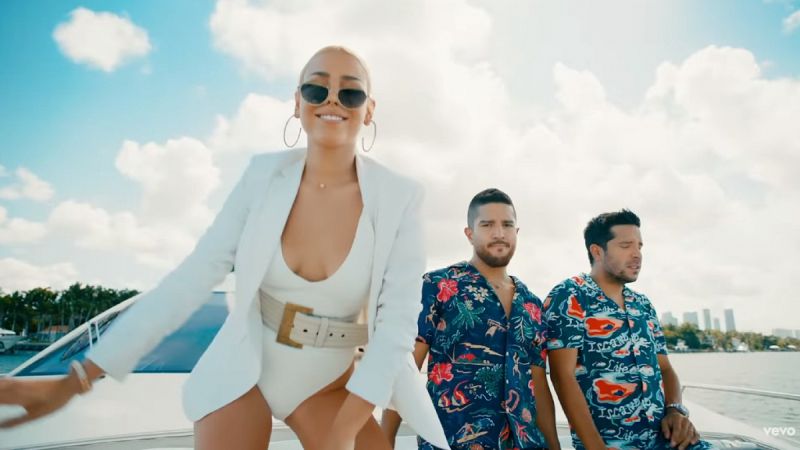 Danna Paola y Cali y El Dandee cantan al desamor en el videoclip de "Nada", su nueva colaboración